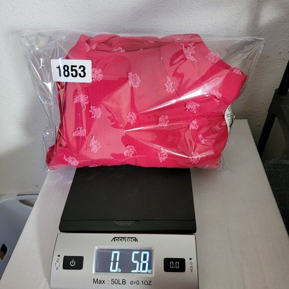 B Brand Womens Top Sz XL Short Flutter Sleeves V-Neck Fuzzy Dots Rose Pink - Picture 8 of 8